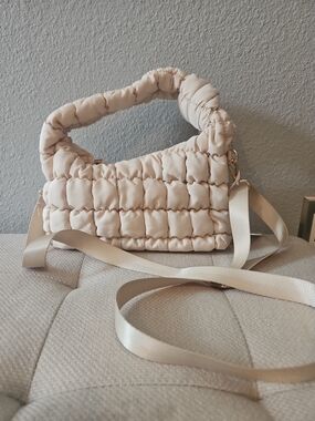 Urban Expressions Quilted Puffer Crossbody Bag in Cream